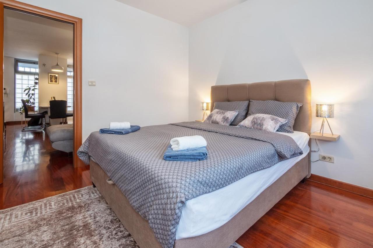 Appartamento Airy 2-Br Apt W/ Open Layout & Modern Design Spalato Esterno foto