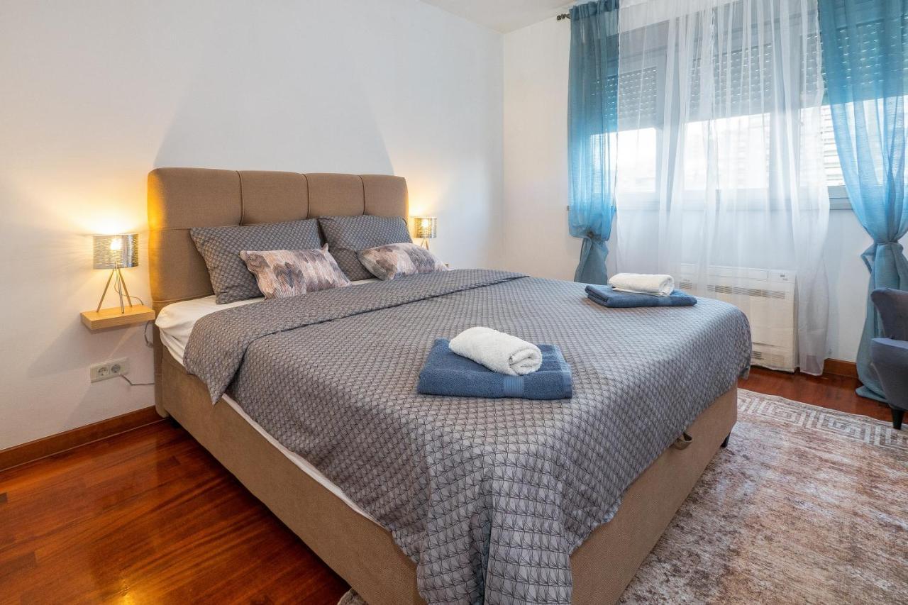 Appartamento Airy 2-Br Apt W/ Open Layout & Modern Design Spalato Esterno foto
