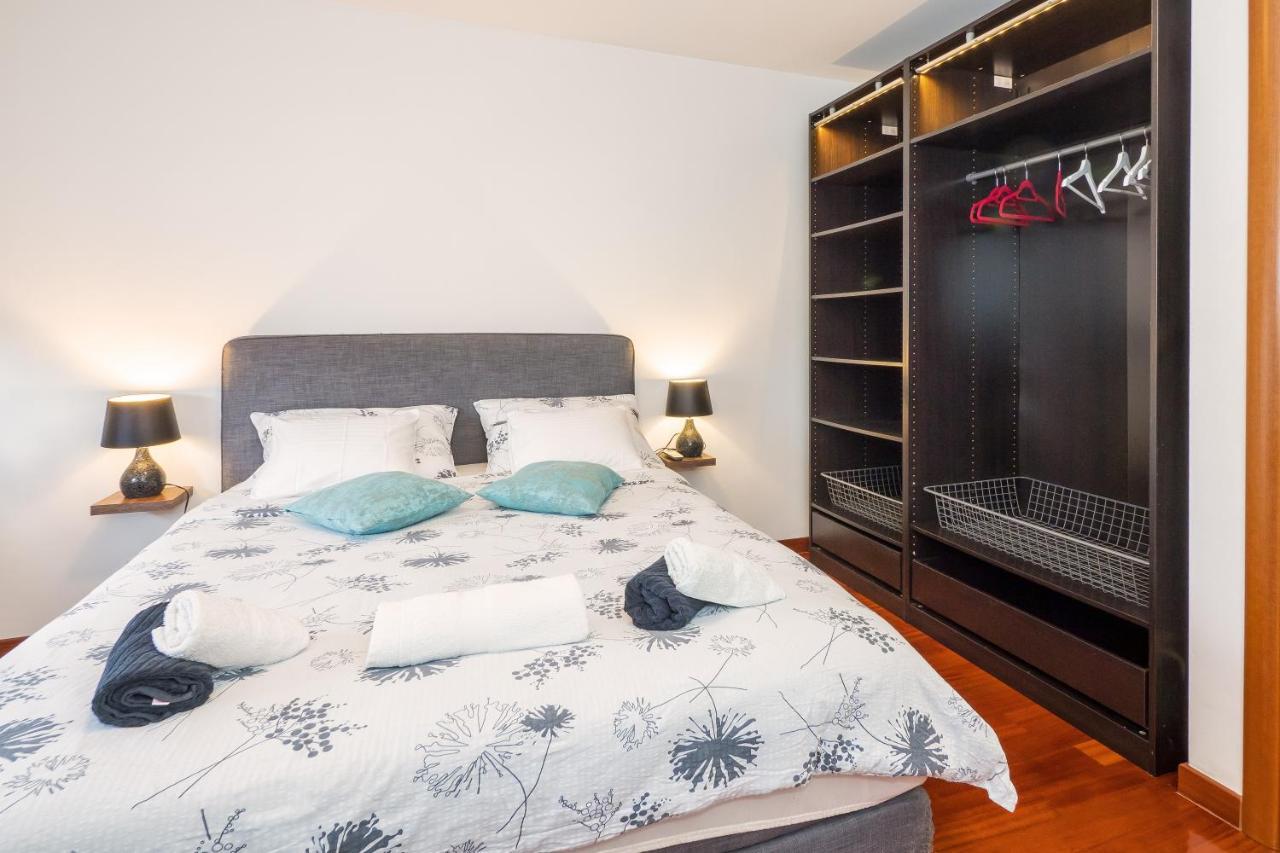 Appartamento Airy 2-Br Apt W/ Open Layout & Modern Design Spalato Esterno foto